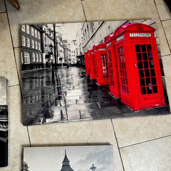 3 telephone booth black and red frames brand new conditions - Picture 3 of 4